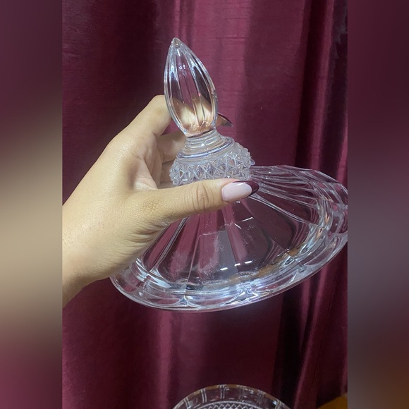 Shannon Crystal Vase with Lid - Picture 2 of 5